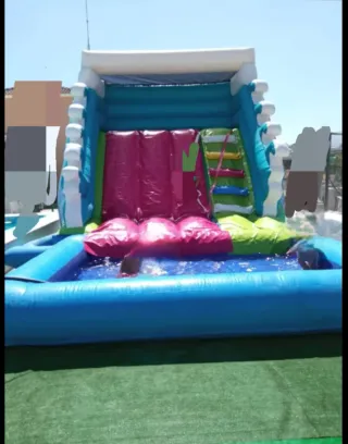 Colchoneta acuática inflable