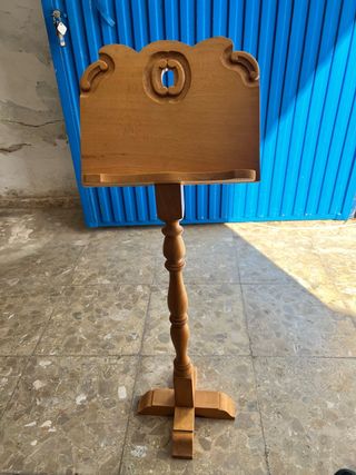 Atril de madera hecho a mano años 80