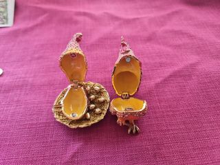 Lote 2 figuras gallo y gallina bronce