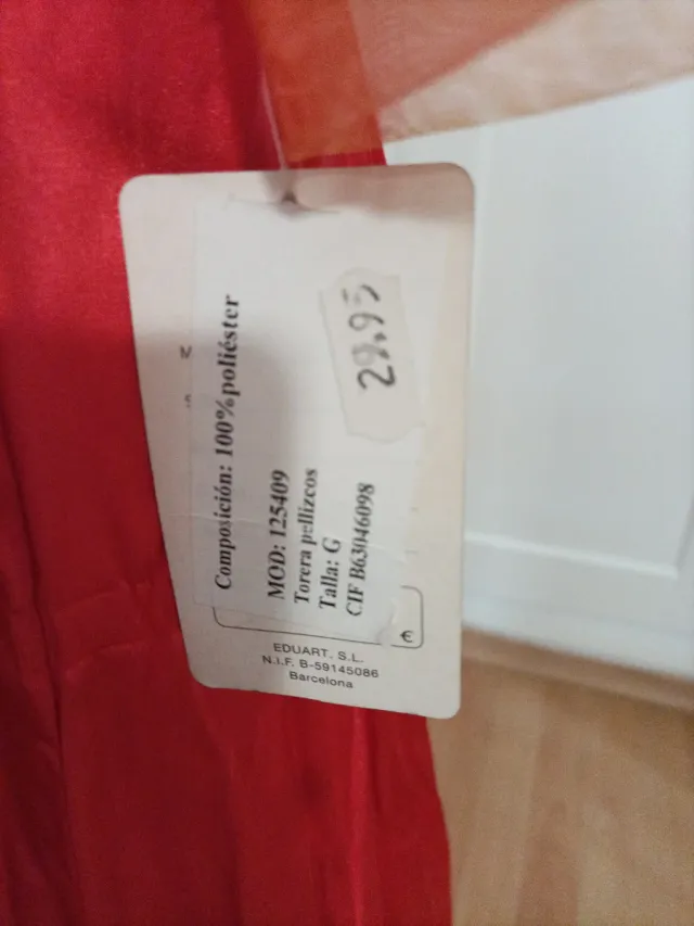 Vestido de fiesta rojo y dorado