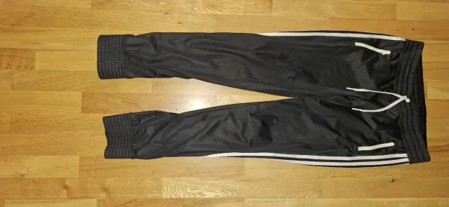 Pantalón deportivo Adidas negro