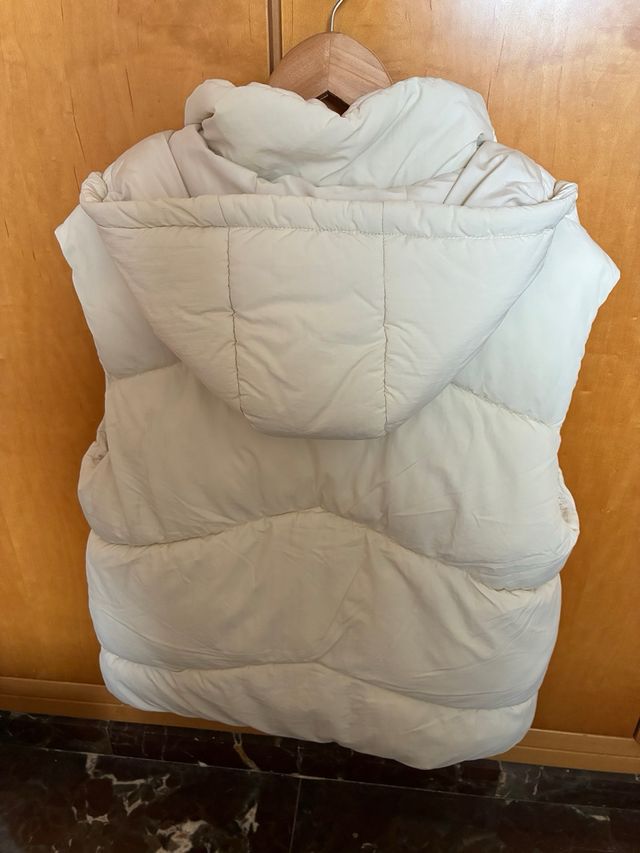 Chaleco acolchado beige