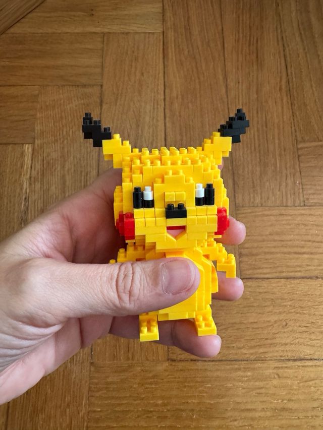 Figure Pokémon: Pikachu e Charmander