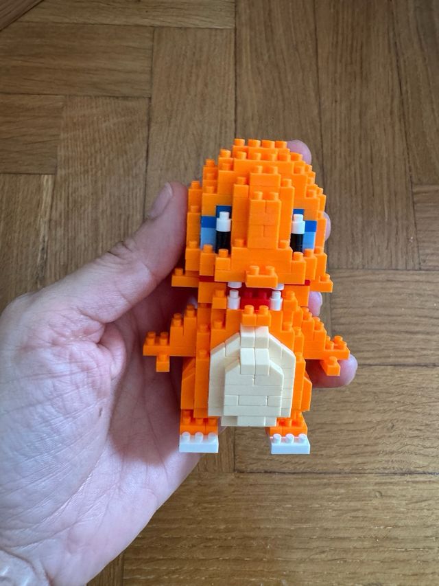 Figure Pokémon: Pikachu e Charmander