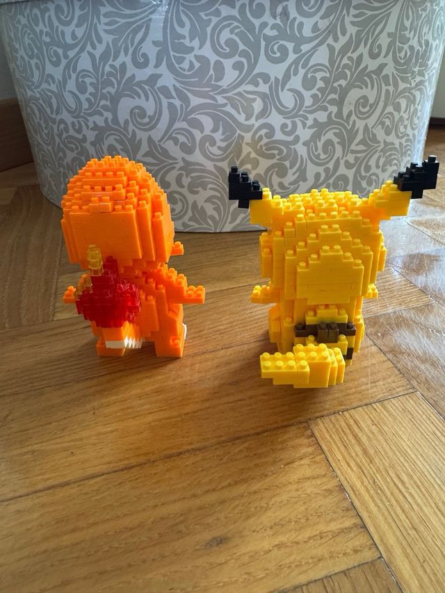 Figure Pokémon: Pikachu e Charmander
