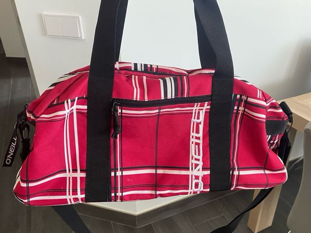 Bolsa de deporte O'Neill a cuadros roja
