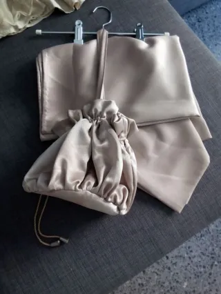 Vestido de fiesta beige y dorado