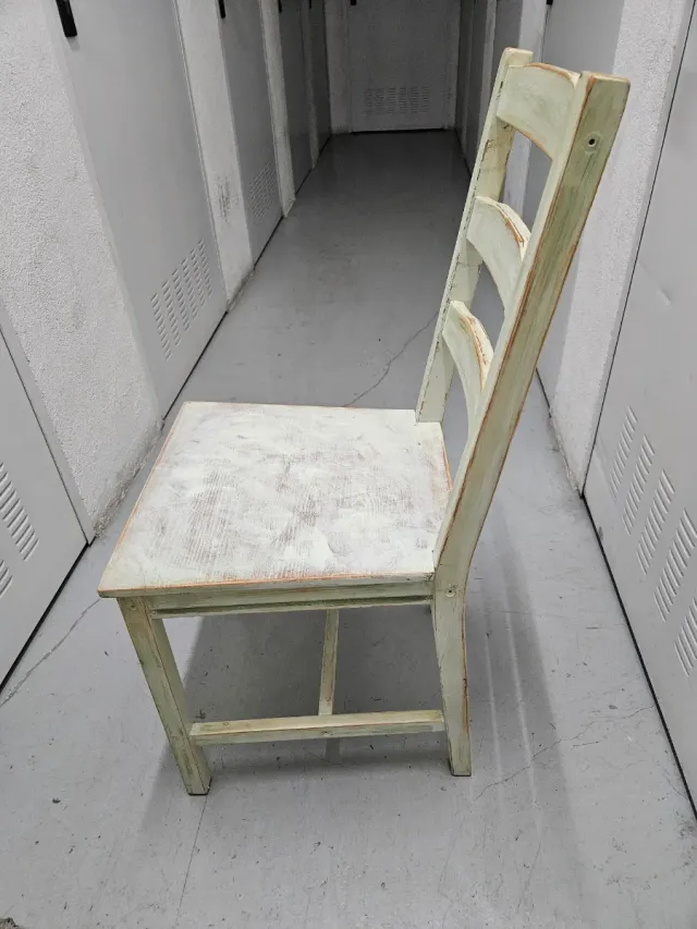 Silla de pino ideal para decorar o restaurar