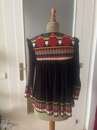 Camisa étnica bordada negra