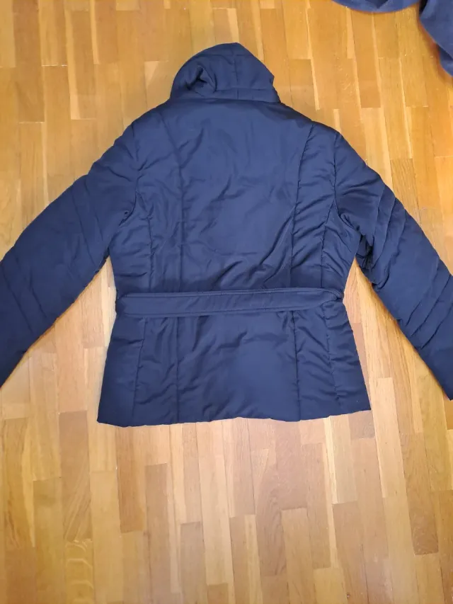 Cazadora negra acolchada mujer