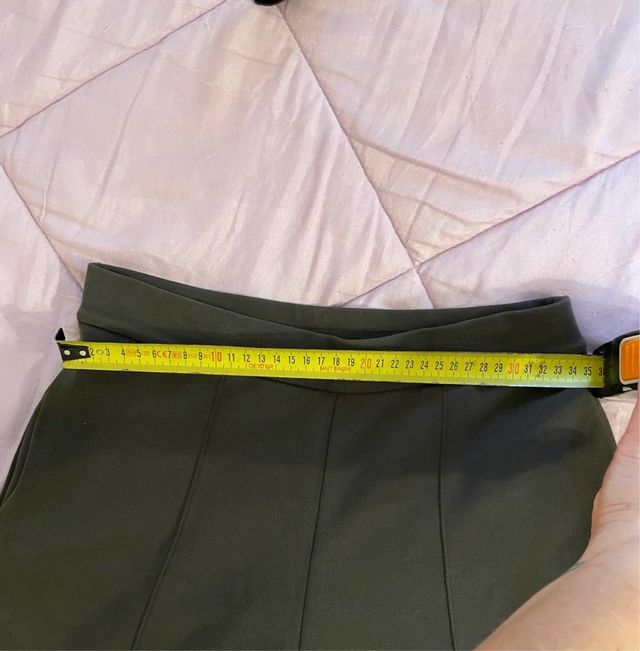 Pantaloni Uniqlo ampi felpati verde oliva