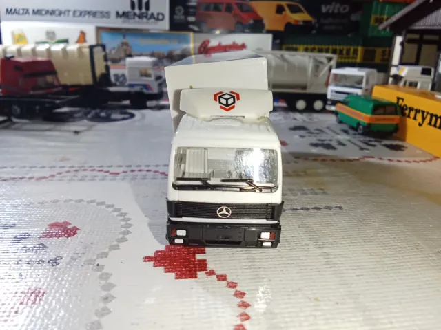 Camión DPD Herpa Mercedes Portacontenedores