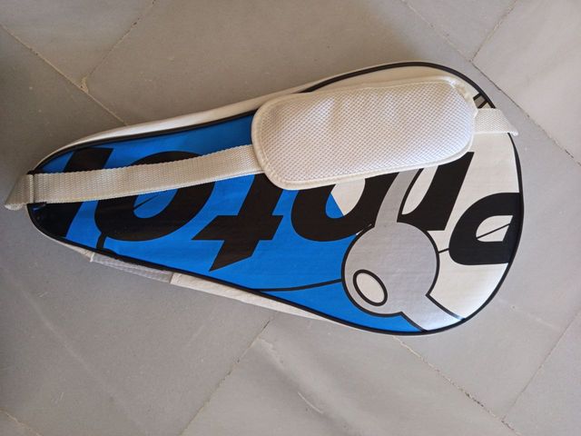 Funda y pala de pádel
