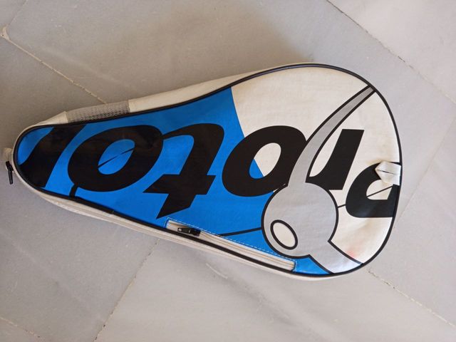 Funda y pala de pádel