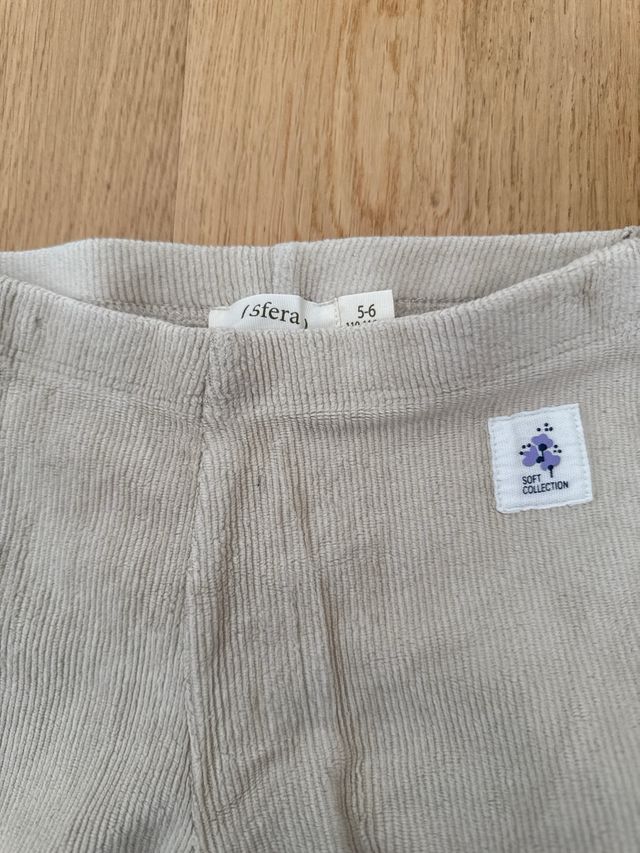 Pantalones beige de pana