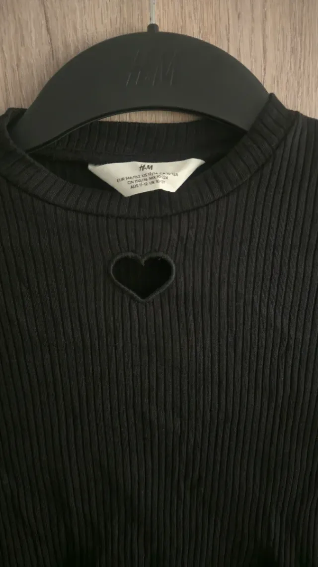 Camiseta manga larga negra con corazón