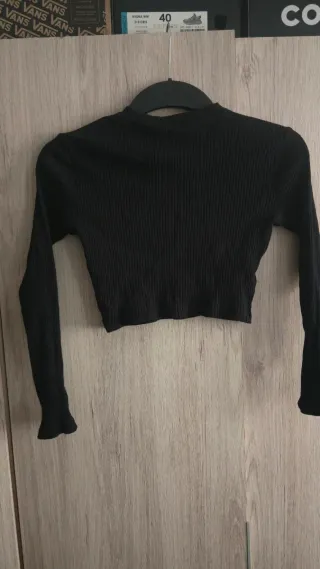 Camiseta manga larga negra con corazón