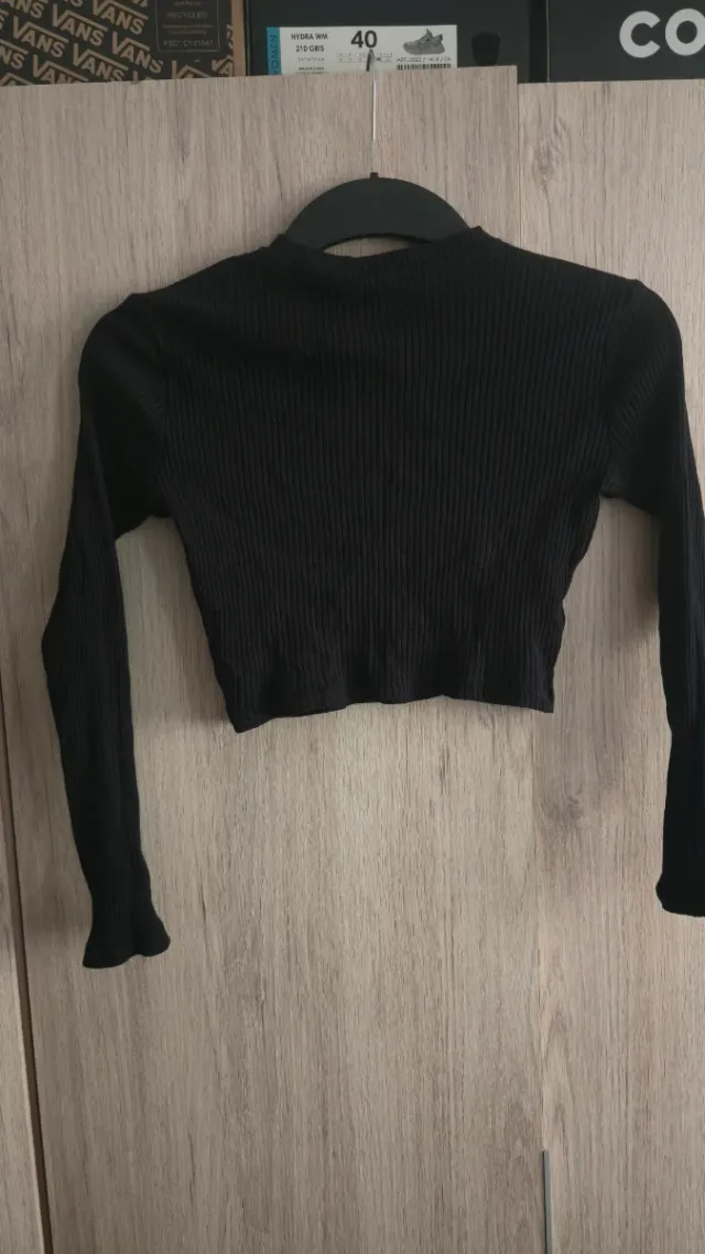 Camiseta manga larga negra con corazón