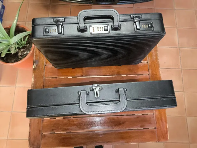 Maletín doble de cuero negro