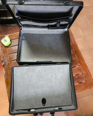 Maletín doble de cuero negro