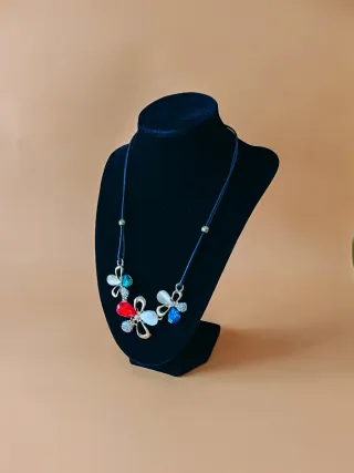 Collana con Fiori Multicolor e Cristalli
