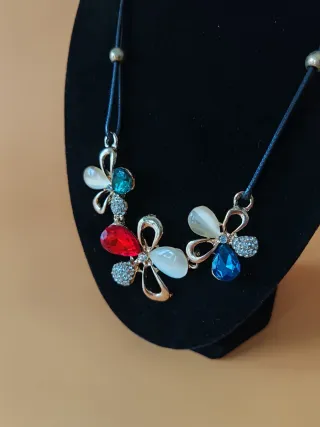 Collana con Fiori Multicolor e Cristalli