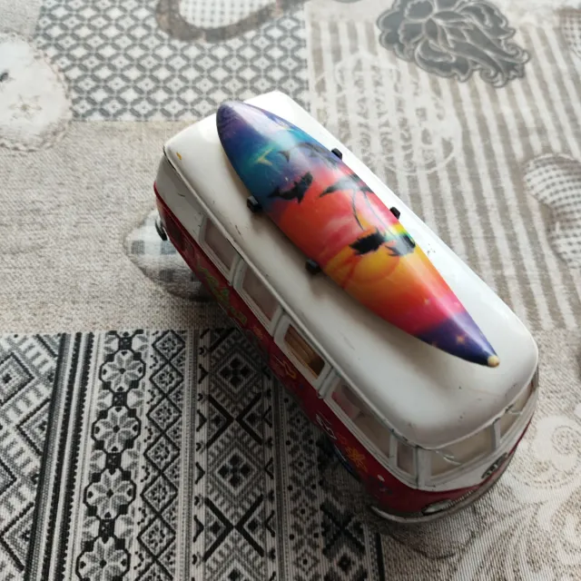 Juguete Furgo Hippie con Tabla Surf