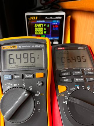 Multímetro Uni-t UT71A