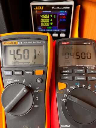 Multímetro Uni-t UT71A