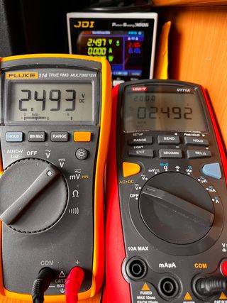 Multímetro Uni-t UT71A