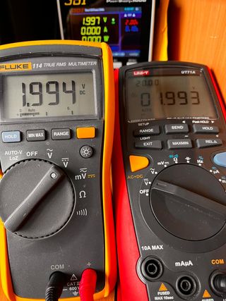 Multímetro Uni-t UT71A