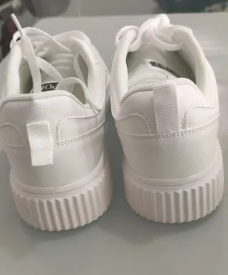 Zapatillas deportivas hombre blancas sin usar