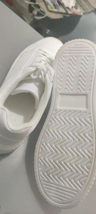 Zapatillas deportivas hombre blancas sin usar