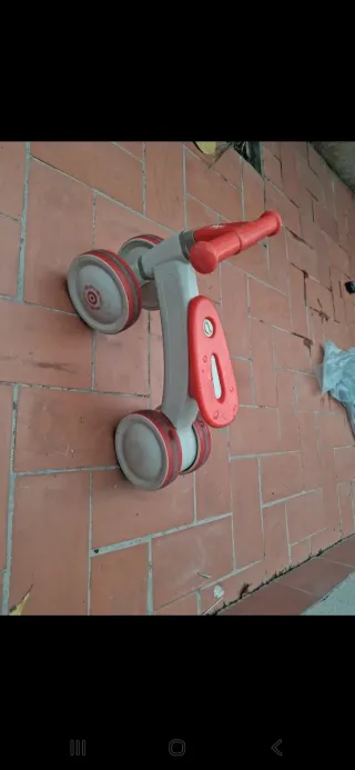 Moto infantil 4 ruedas