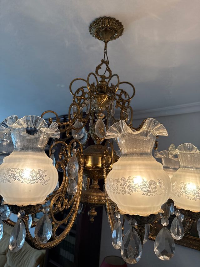 Lámpara de bronce con cristales