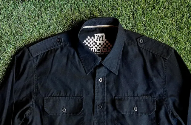 Camisa Negra T.M 44x72cm