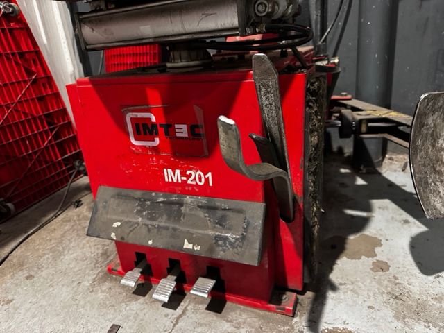 Desmontadora de neumáticos Imtec IM-201