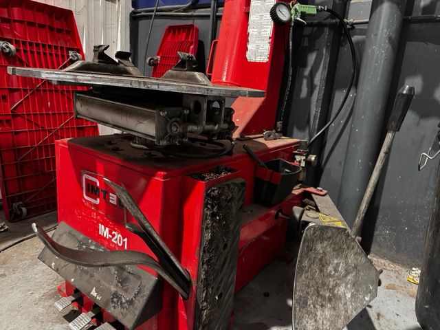 Desmontadora de neumáticos Imtec IM-201