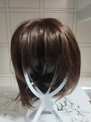 Peluca pelo sintético efecto natural castaño