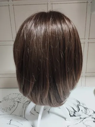 Peluca pelo sintético efecto natural castaño