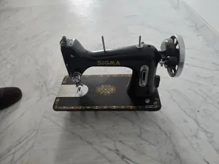 Máquina de coser Sigma antigua