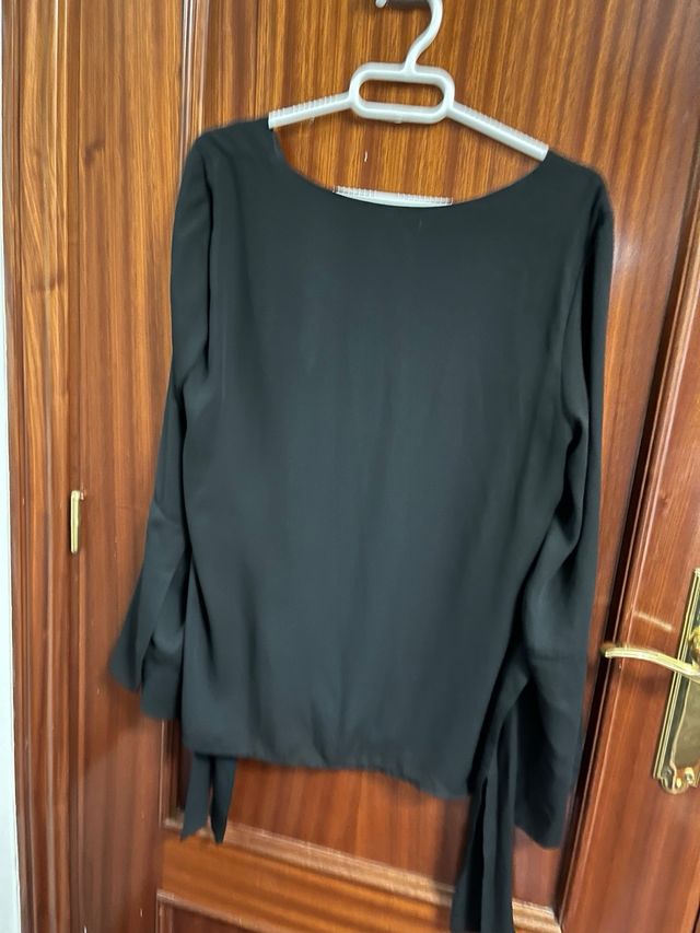 Camisa negra mujer manga acampanada