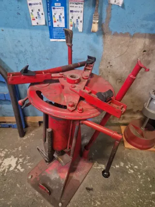 Desmontadora de neumáticos