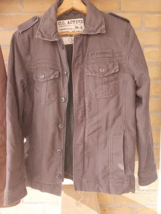 Lote 2 cazadoras S marrón y gris chico