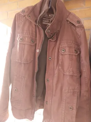 Lote 2 cazadoras S marrón y gris chico