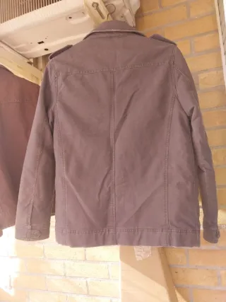 Lote 2 cazadoras S marrón y gris chico