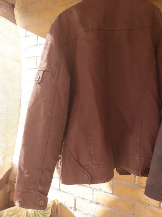 Lote 2 cazadoras S marrón y gris chico