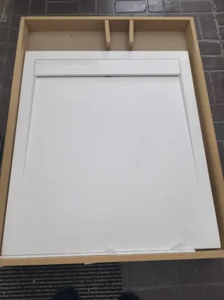 Plato de ducha resina 80x90 + válvula. Altura 3 cm