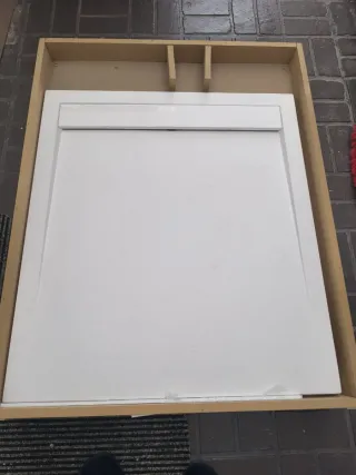 Plato de ducha resina 80x90 + válvula. Altura 3 cm