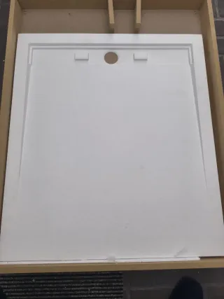 Plato de ducha resina 80x90 + válvula. Altura 3 cm